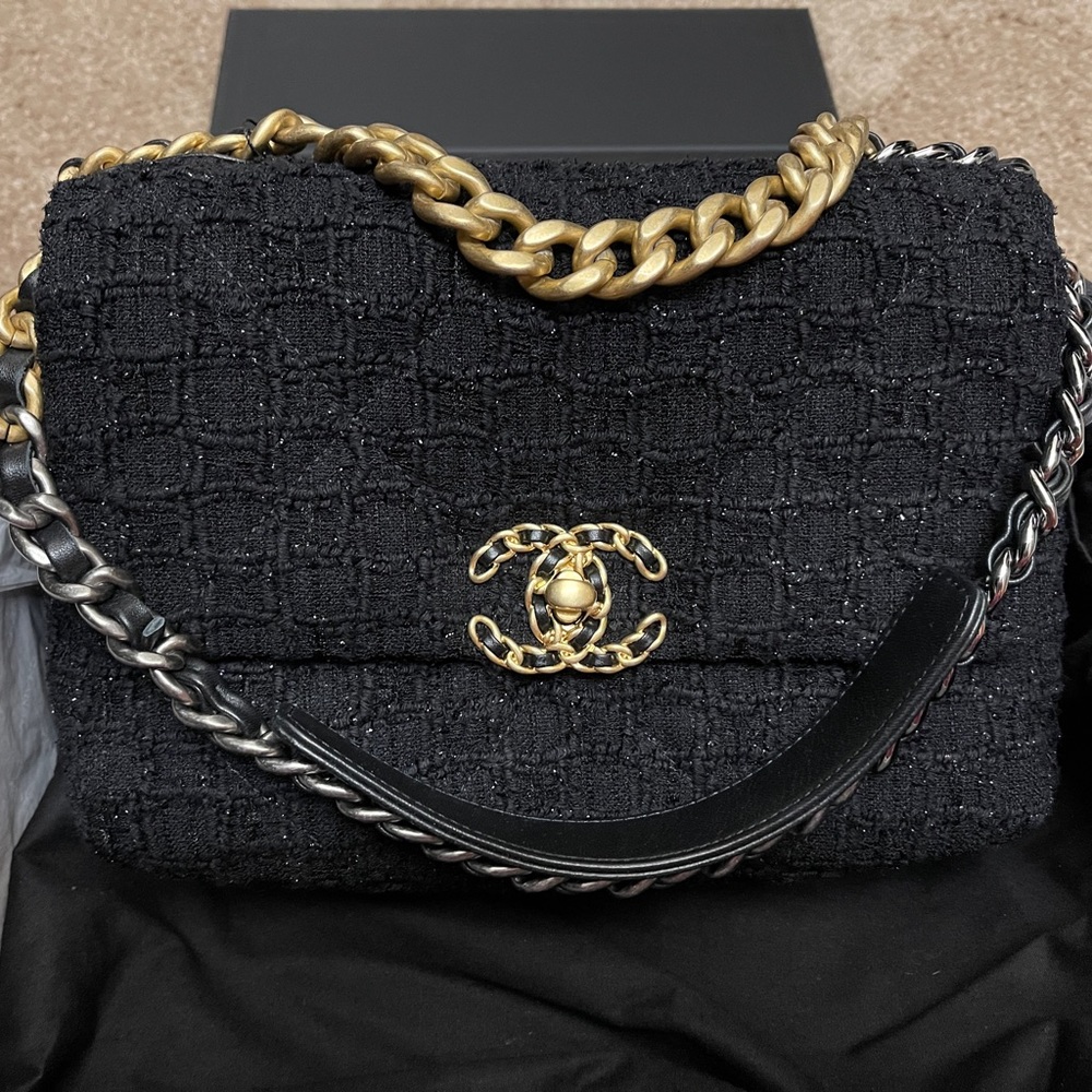 Authentic NWT Chanel Tweed/Mix/black Quilted Small Chanel 19 Flap Black